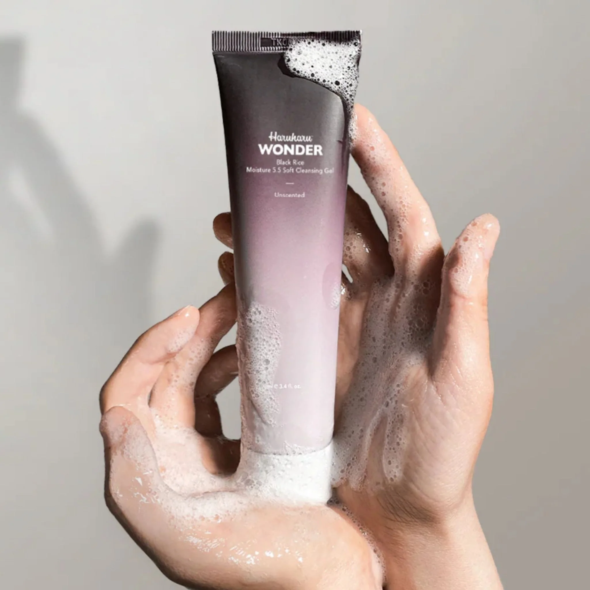 HARUHARU WONDER Black Rice Moisture 5.5 Soft Cleansing Gel 100ml - Image 2
