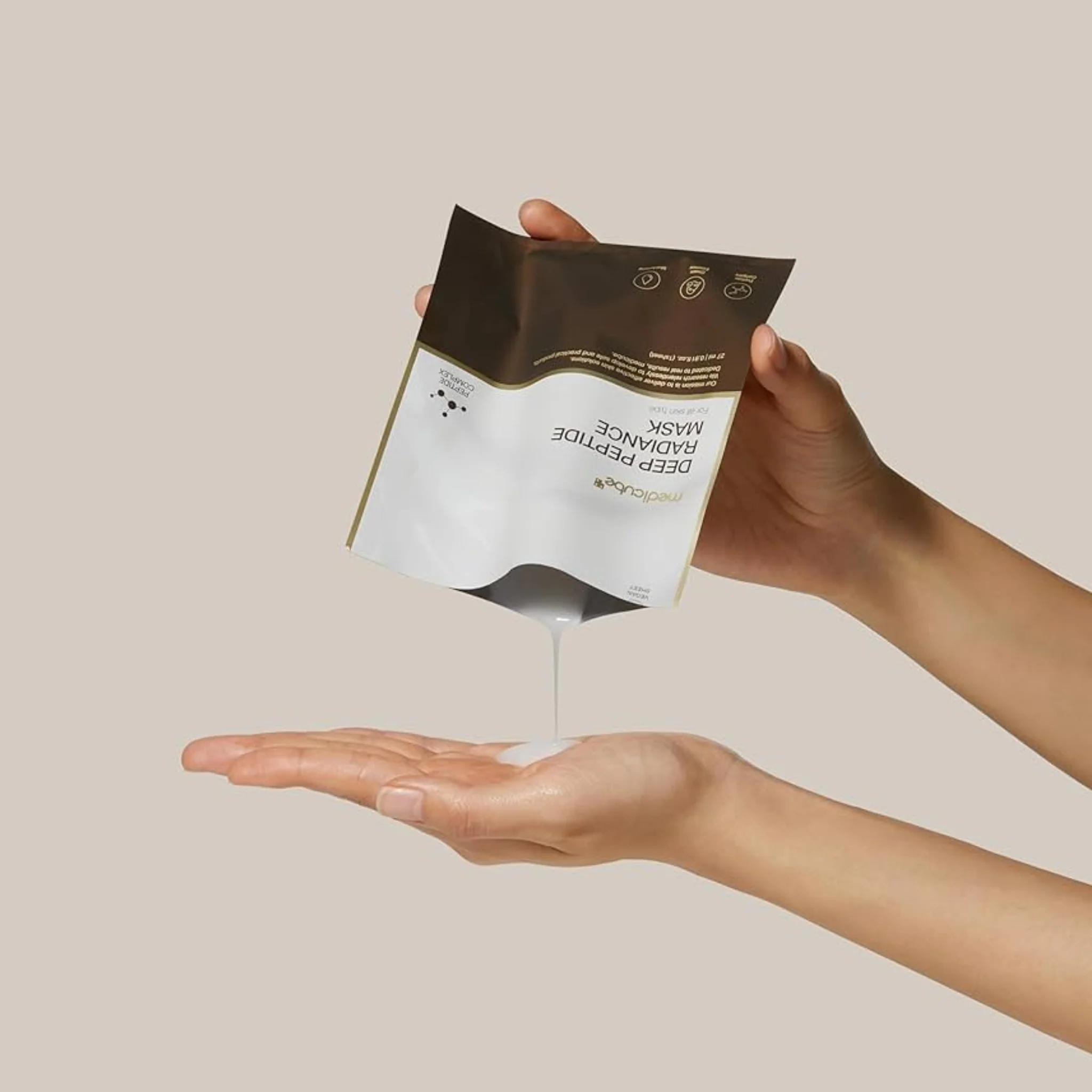 MEDICUBE Deep Peptide Radiance Mask (27ml) - Image 2