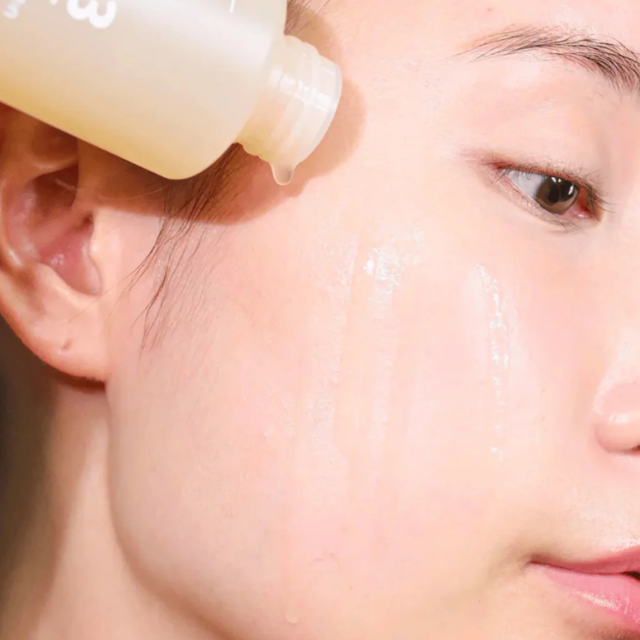 NUMBUZIN No.3 Super Glowing Essence Toner 200ml - Image 3