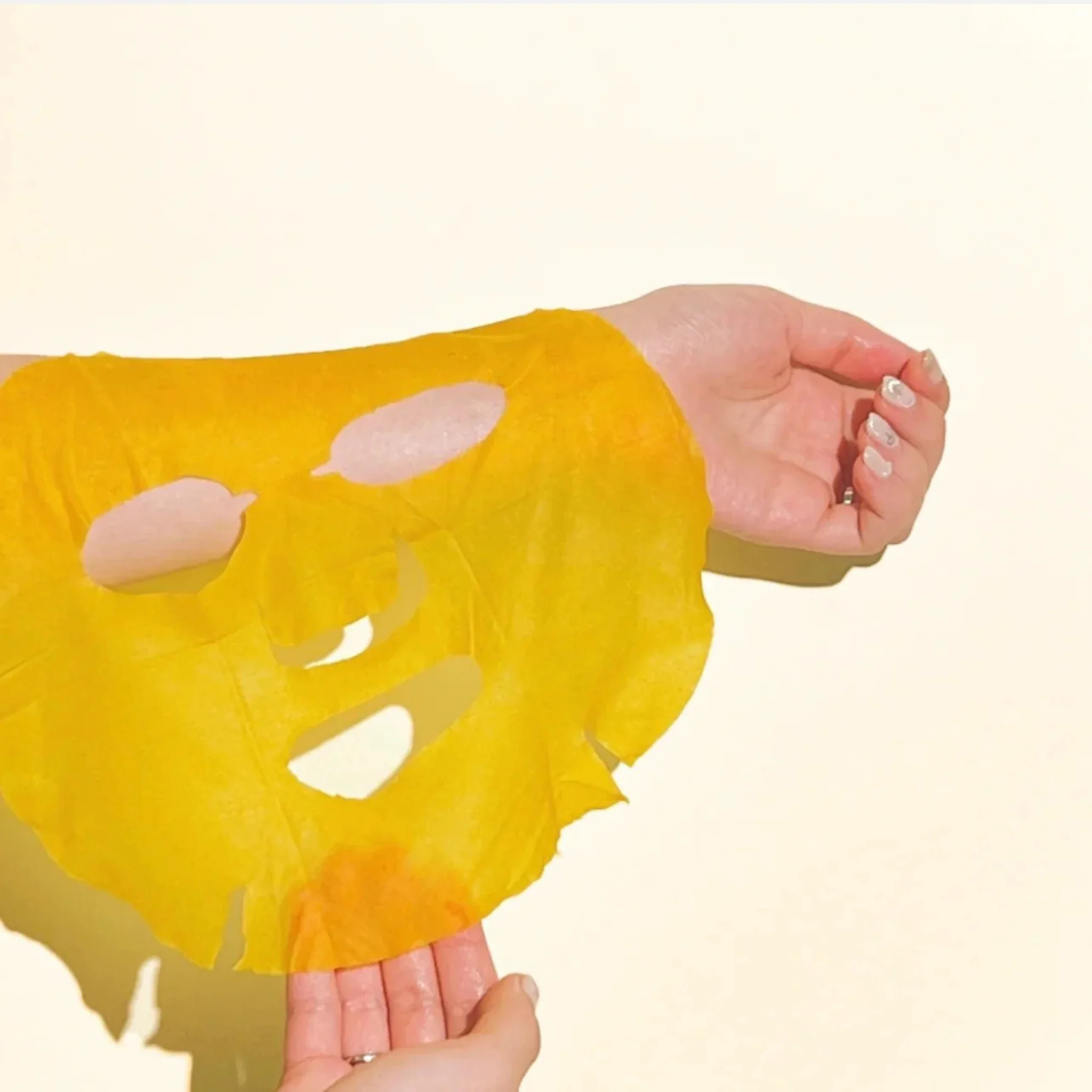 NUMBUZIN No. 5+ Vitamin Spotlight Sheet Mask - Image 3